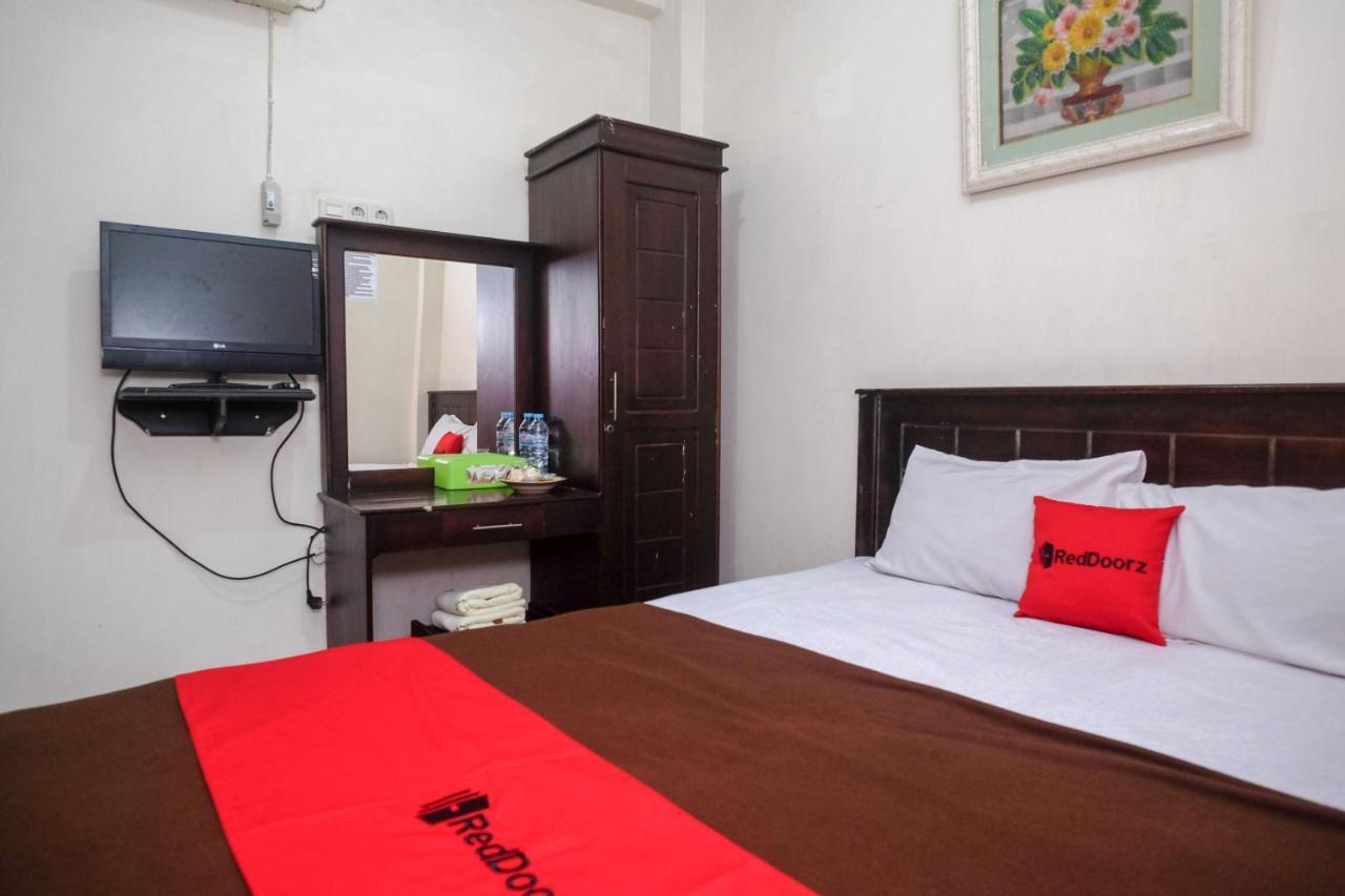 Reddoorz At Hotel Rich Parepare Near Pantai Mattirotasi Extérieur photo