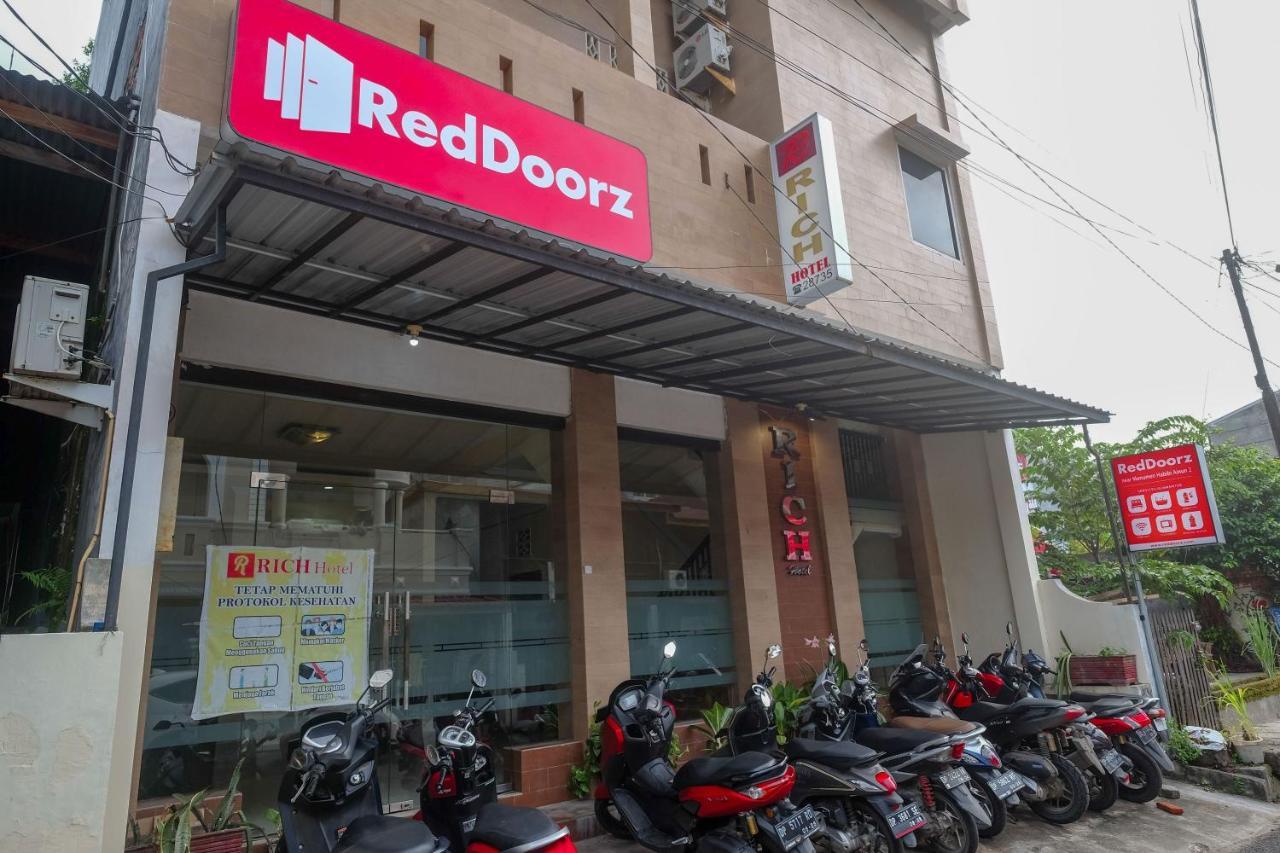 Reddoorz At Hotel Rich Parepare Near Pantai Mattirotasi Extérieur photo