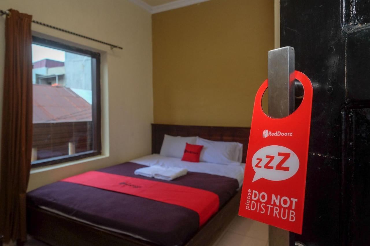 Reddoorz At Hotel Rich Parepare Near Pantai Mattirotasi Extérieur photo
